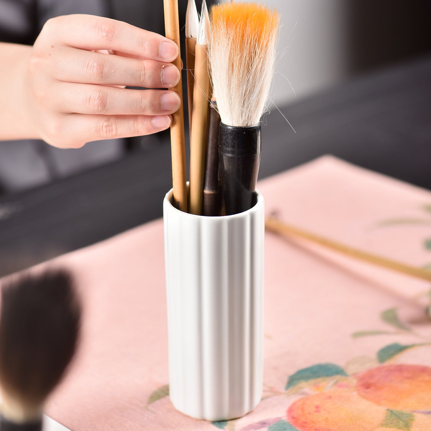 Ceramic Brush Holder – Ribbed Desk Organizer for Calligraphy & Painting texture detail - BrushPaper.com