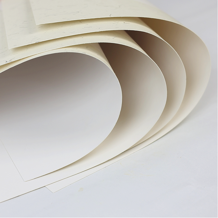 Hongxing Chinese Xuan Paper Round Cards for Sumi Painting, 10 Sheets side view - Chinese Xuan Paper by Red Star (红星)