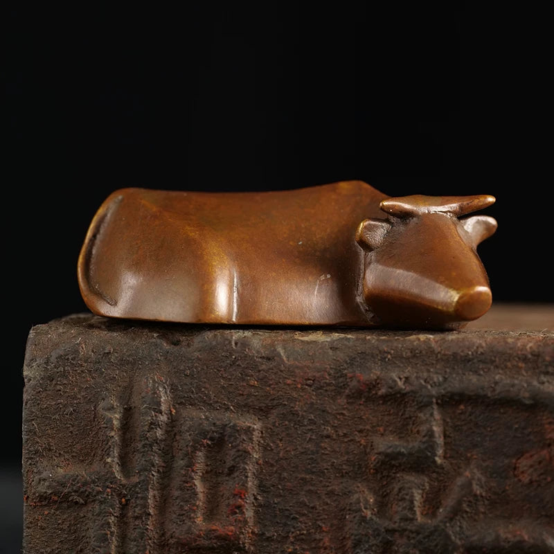Reclining Ox Paperweight for calligraphy and Chinese painting packaging - Paperweight by Xiling Yinshe (西泠印社)