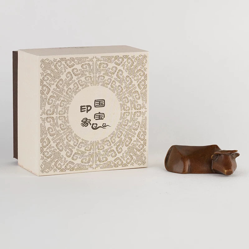Reclining Ox Paperweight for calligraphy and Chinese painting close-up detail - Paperweight by Xiling Yinshe (西泠印社)